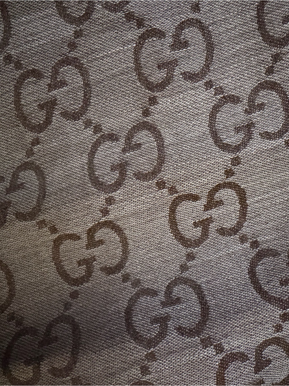 Gucci gray-brown GG monogram scarf with green accent - Picture 2 of 7